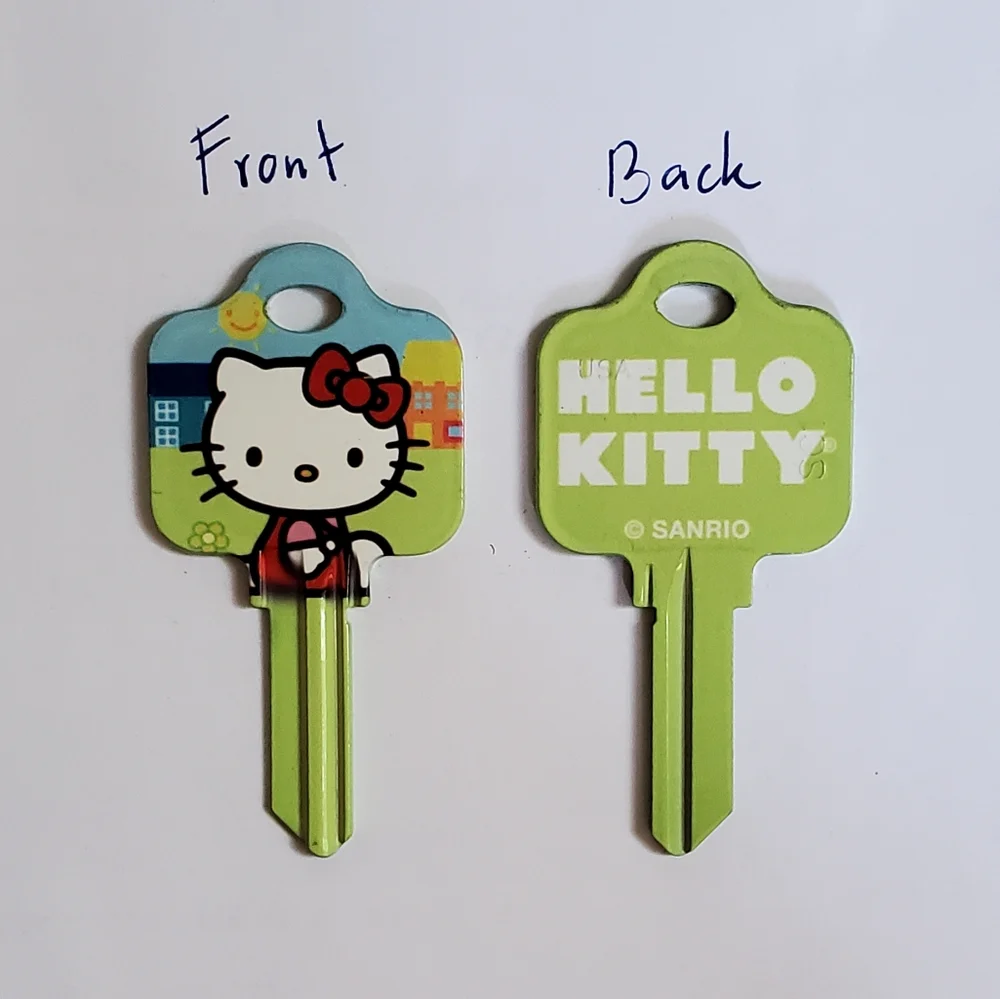 Hello Kitty - Picture 2 of 2